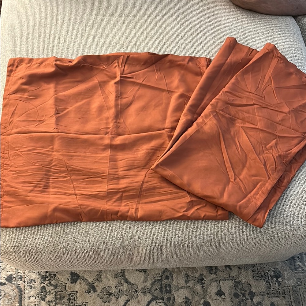 Elegant Rust Pillow Sham Set; reposhing, but they look and feel new.